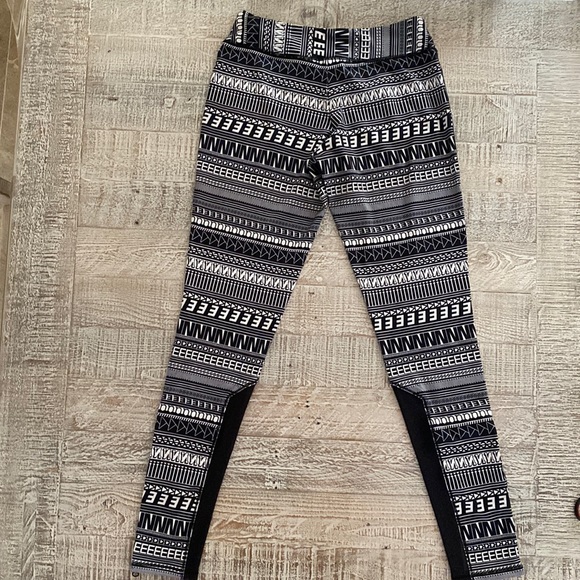 Nike Pants - NIKE Ladies Size M Full Length Leggings Excellent Condition!